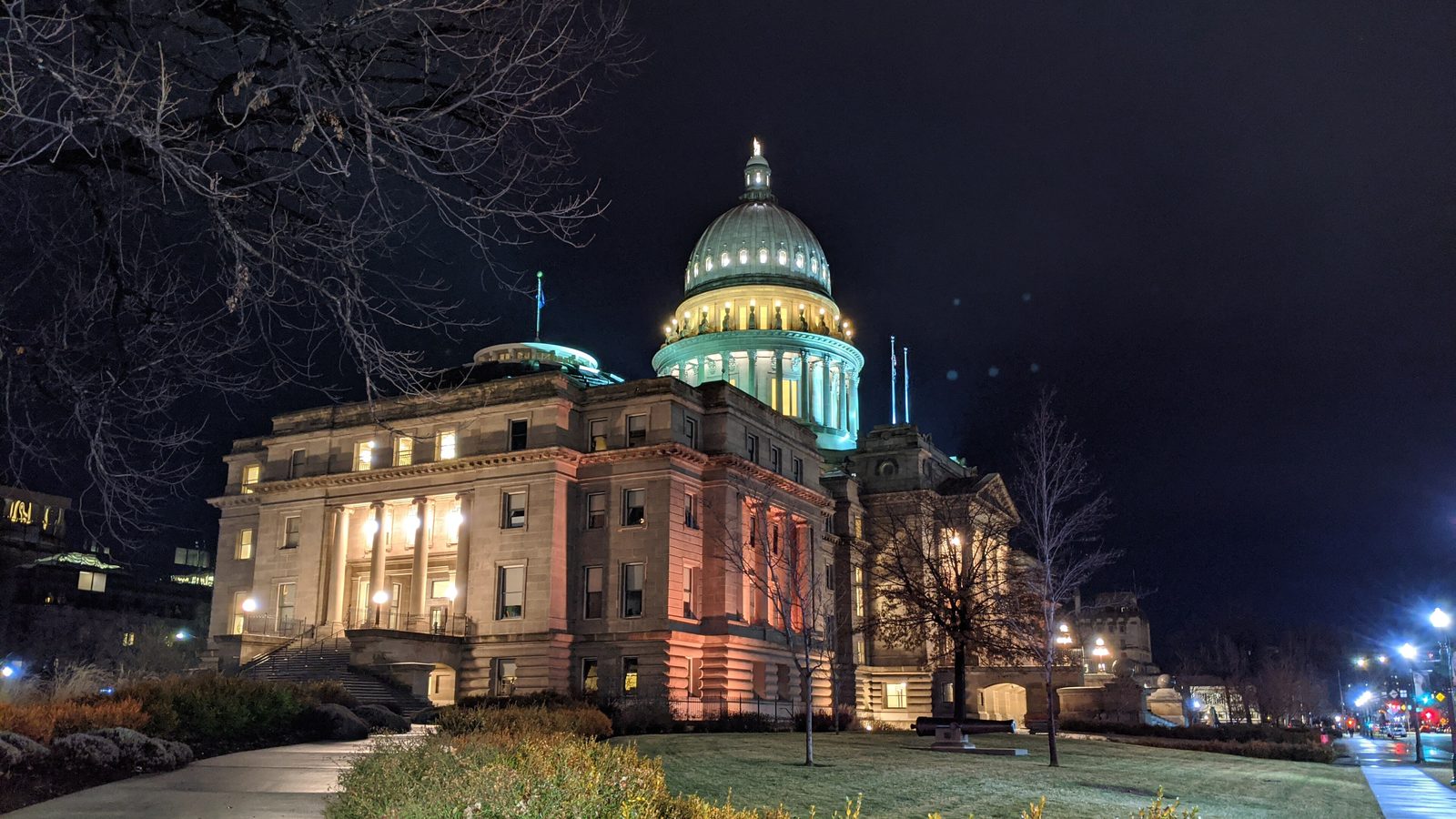 North side of the Idaho State Capitol at night.jpg